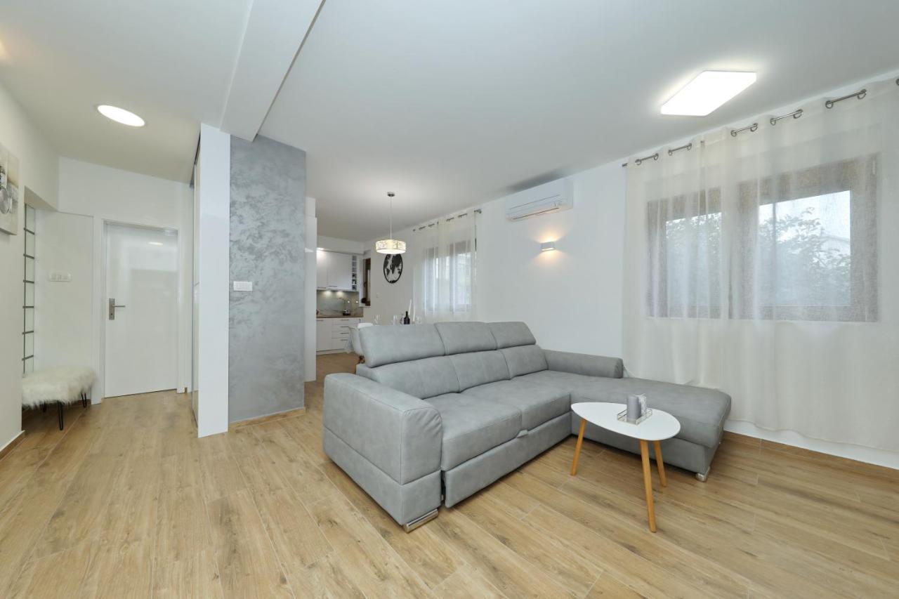 Apartment And Room Mare Задар Екстериор снимка