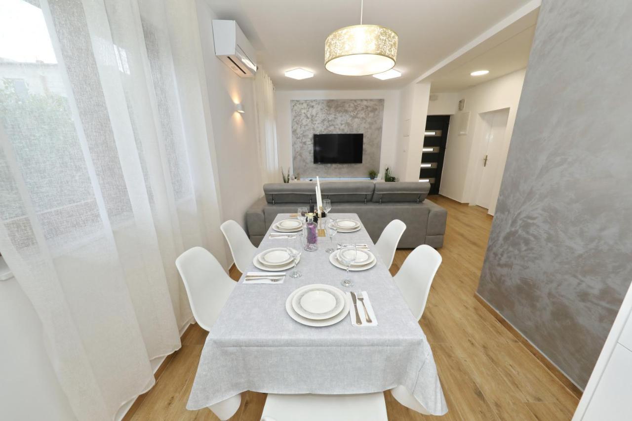 Apartment And Room Mare Задар Екстериор снимка