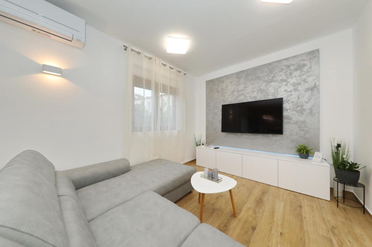 Apartment And Room Mare Задар Екстериор снимка