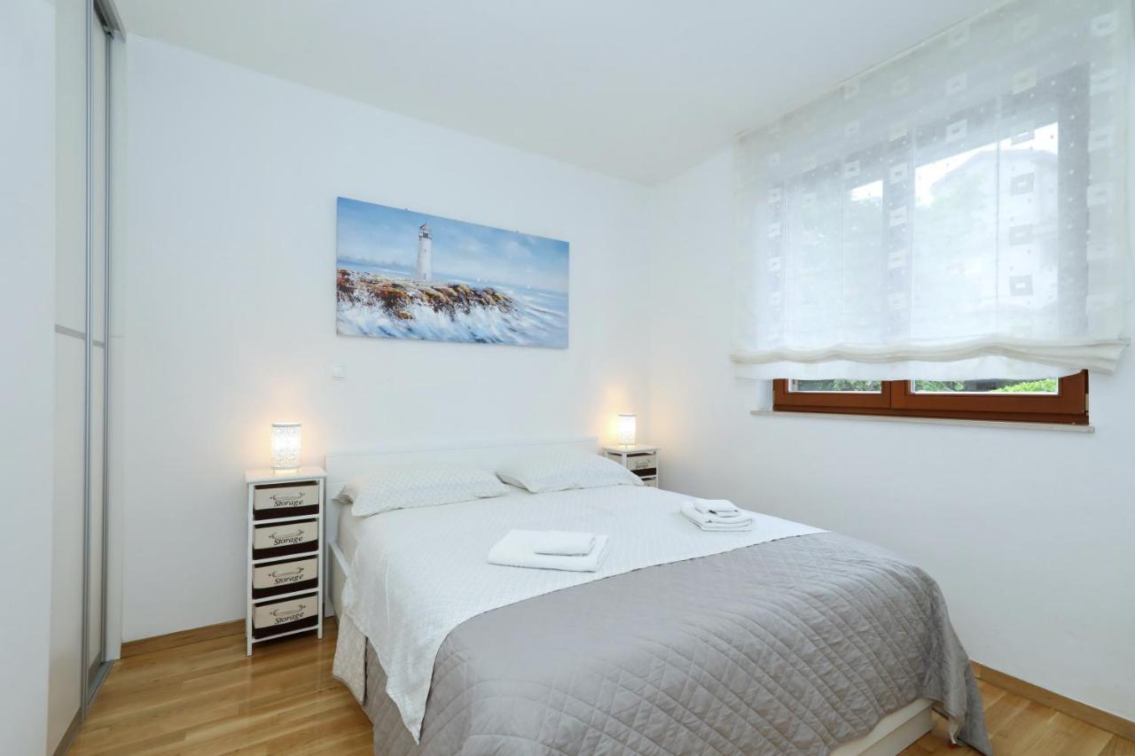 Apartment And Room Mare Задар Екстериор снимка