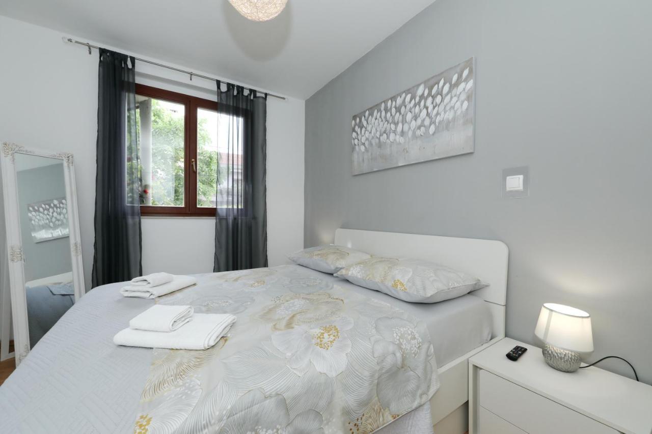 Apartment And Room Mare Задар Екстериор снимка