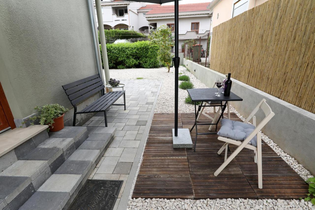 Apartment And Room Mare Задар Екстериор снимка