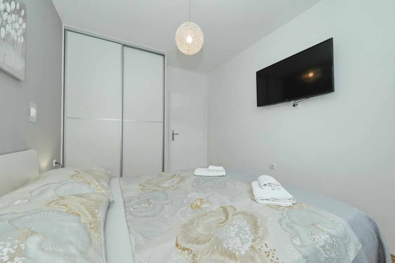 Apartment And Room Mare Задар Екстериор снимка