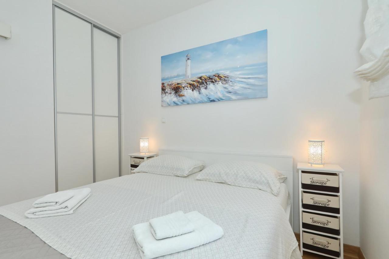 Apartment And Room Mare Задар Екстериор снимка