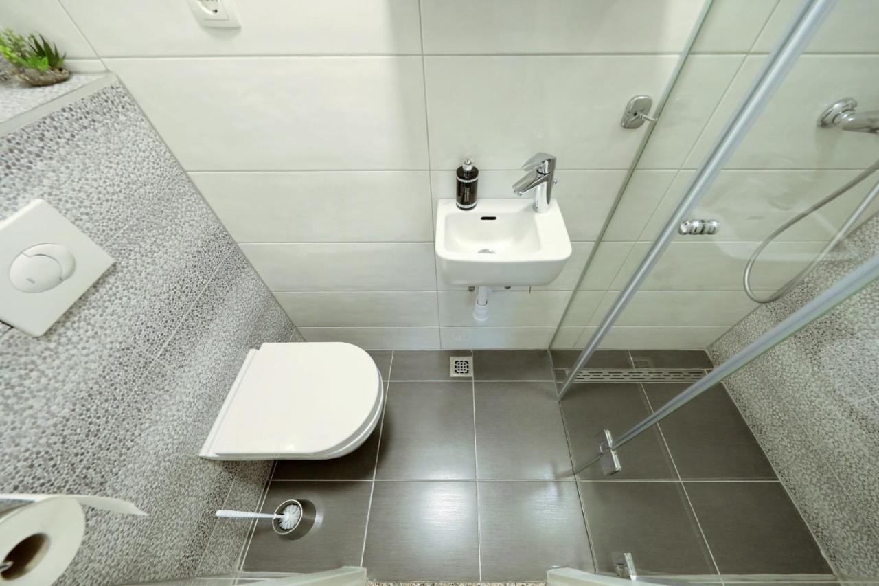 Apartment And Room Mare Задар Екстериор снимка