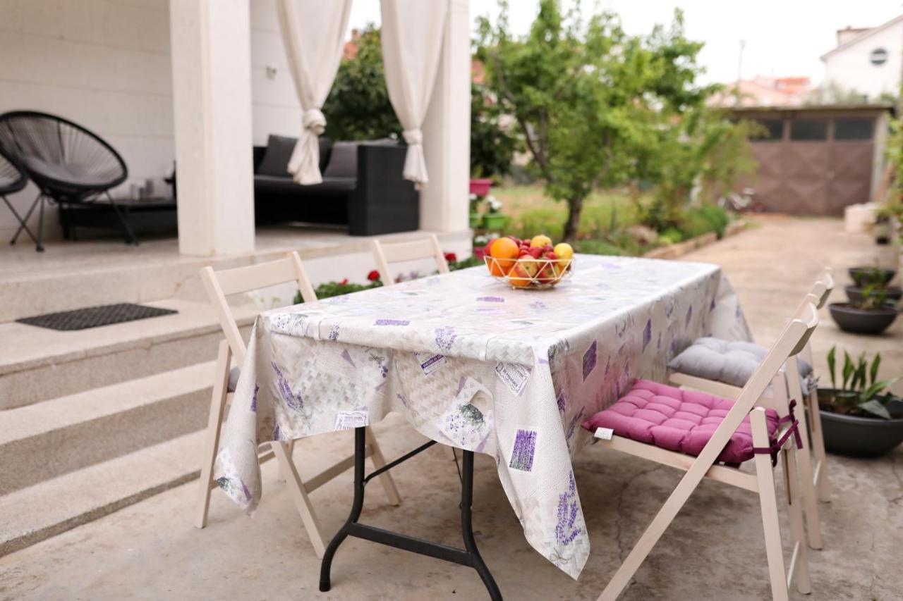 Apartment And Room Mare Задар Екстериор снимка