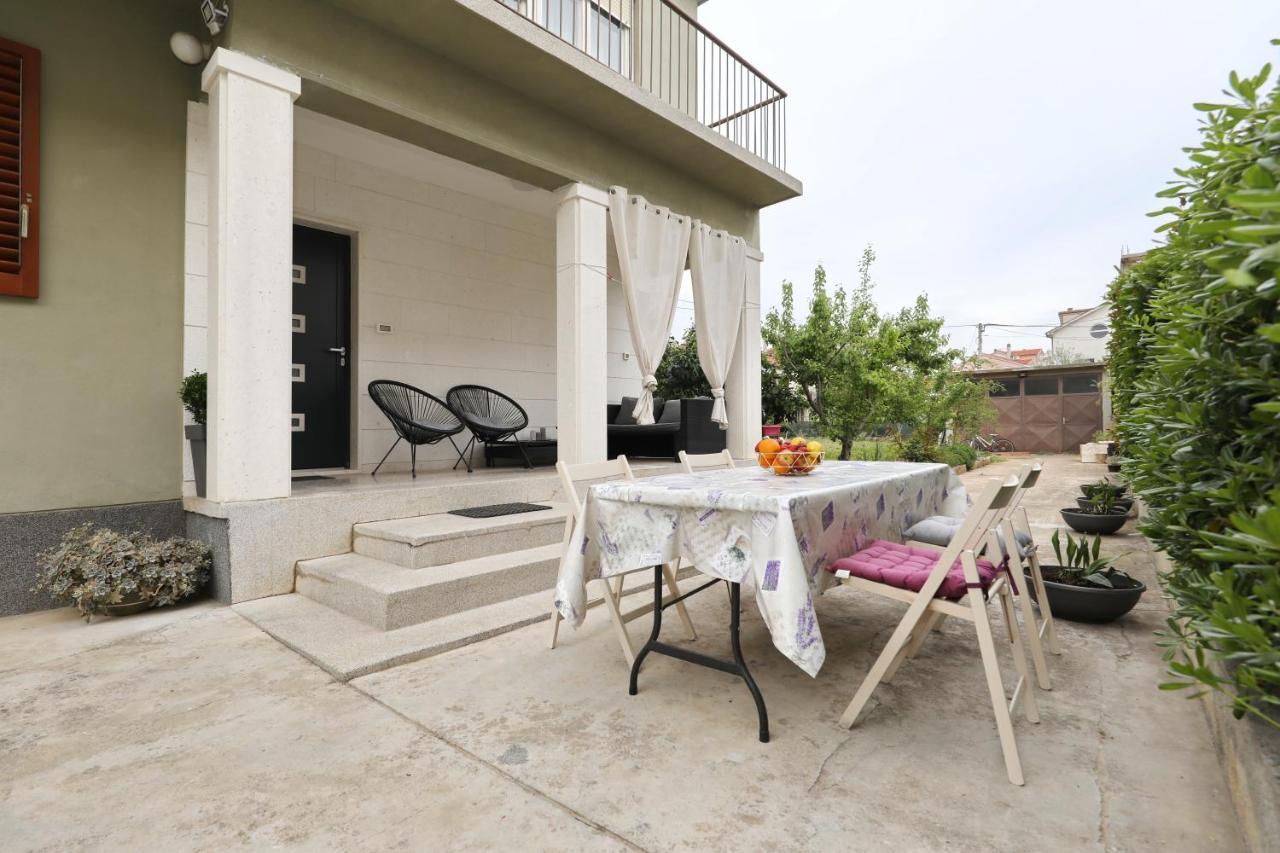 Apartment And Room Mare Задар Екстериор снимка
